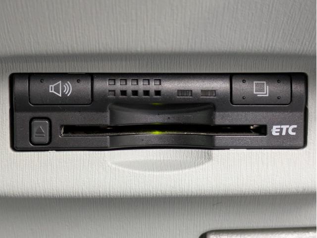 プリウス Ｓ　フロント／サイド／バックカメラ／スマートキー／純正ＨＤＤナビ／ＥＴＣ／Ｂｌｕｅｔｏｏｔｈ接続／ステアリングリモコン／フォグライト／純正アルミホイール（36枚目）