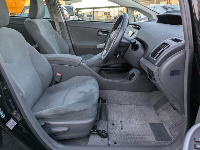 プリウス Ｇ　Ｐスタート／スマートキー／クルコン／バックカメラ／ＥＴＣ／社外ＨＤＤナビ／ドラレコ／Ｂｌｕｅｔｏｏｔｈ／フルセグＴＶ／ステリモ／フォグライト／革巻きハンドル／純正アルミ（14枚目）