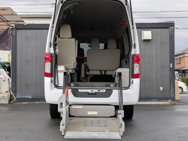 NV350キャラバンバン 4ドアバン2.5DTチェアキャブM仕様 4WD 福祉車両・車イス2基仕様/ワンオーナー/福祉車両/禁煙車/4WD/snowモード付/ヒートアップスイッチ/バックカメラ/ウォークスルー/キーレスエントリー/(5枚目)