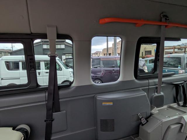 NV350キャラバンバン 4ドアバン2.5DTチェアキャブM仕様 4WD 福祉車両・車イス2基仕様/ワンオーナー/福祉車両/禁煙車/4WD/snowモード付/ヒートアップスイッチ/バックカメラ/ウォークスルー/キーレスエントリー/(20枚目)