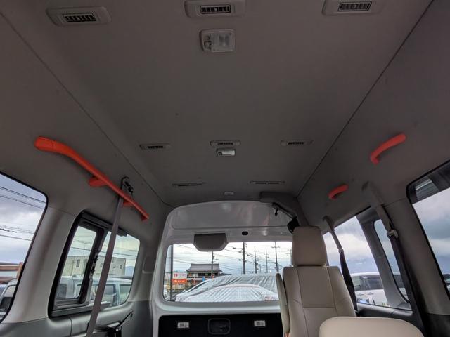 NV350キャラバンバン 4ドアバン2.5DTチェアキャブM仕様 4WD 福祉車両・車イス2基仕様/ワンオーナー/福祉車両/禁煙車/4WD/snowモード付/ヒートアップスイッチ/バックカメラ/ウォークスルー/キーレスエントリー/(23枚目)