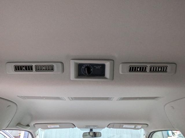 NV350キャラバンバン 4ドアバン2.5DTチェアキャブM仕様 4WD 福祉車両・車イス2基仕様/ワンオーナー/福祉車両/禁煙車/4WD/snowモード付/ヒートアップスイッチ/バックカメラ/ウォークスルー/キーレスエントリー/(24枚目)