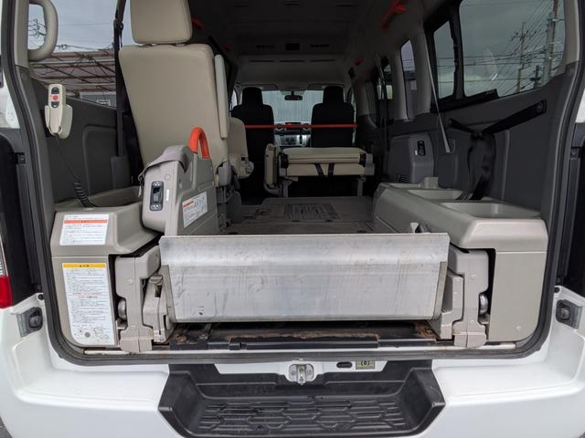 NV350キャラバンバン 4ドアバン2.5DTチェアキャブM仕様 4WD 福祉車両・車イス2基仕様/ワンオーナー/福祉車両/禁煙車/4WD/snowモード付/ヒートアップスイッチ/バックカメラ/ウォークスルー/キーレスエントリー/(33枚目)