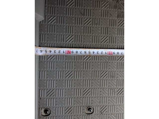 NV350キャラバンバン 4ドアバン2.5DTチェアキャブM仕様 4WD 福祉車両・車イス2基仕様/ワンオーナー/福祉車両/禁煙車/4WD/snowモード付/ヒートアップスイッチ/バックカメラ/ウォークスルー/キーレスエントリー/(37枚目)