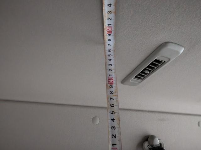 NV350キャラバンバン 4ドアバン2.5DTチェアキャブM仕様 4WD 福祉車両・車イス2基仕様/ワンオーナー/福祉車両/禁煙車/4WD/snowモード付/ヒートアップスイッチ/バックカメラ/ウォークスルー/キーレスエントリー/(39枚目)