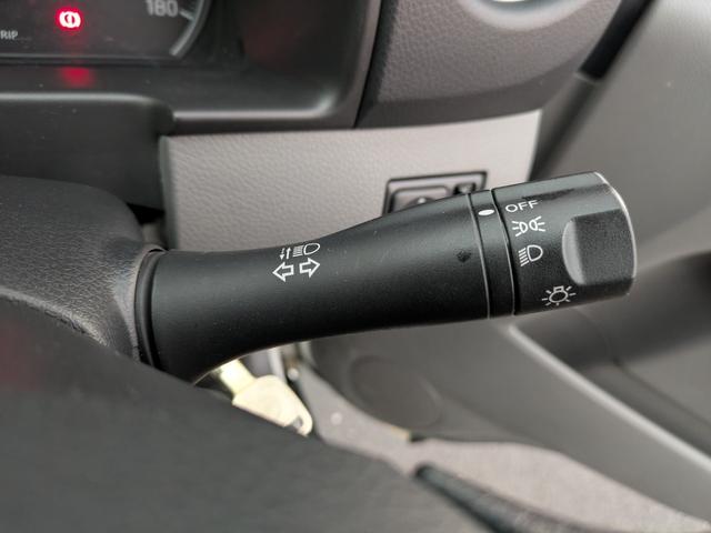 NV350キャラバンバン 4ドアバン2.5DTチェアキャブM仕様 4WD 福祉車両・車イス2基仕様/ワンオーナー/福祉車両/禁煙車/4WD/snowモード付/ヒートアップスイッチ/バックカメラ/ウォークスルー/キーレスエントリー/(42枚目)