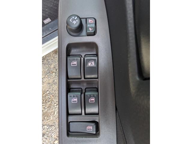 ルーミー G-T ウェルカムパワースライドドア/衝突軽減ブレーキ/コーナーセンサー/社外メモリーナビ/Bluetooth接続/フルセグ/ETC/バックカメラ/Pスタート/スマートキー/ステリモ/USB入力端子/ターボ付(28枚目)