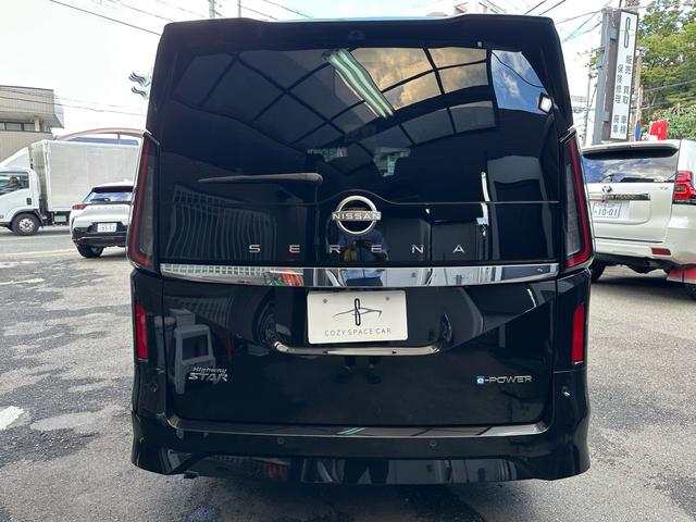 セレナ ｅ－パワー　ハイウェイスターＶ　ワンオーナー　１２．３型ナビ　禁煙車　プロパイロット　全周囲カメラ　寒冷地仕様　デジタルインナーミラー　置き型充電　後席モニター　ＴＶキャンセラー　両側パワースライドドア　シートヒーター（8枚目）