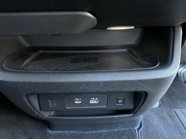 セレナ ｅ－パワー　ハイウェイスターＶ　ワンオーナー　１２．３型ナビ　禁煙車　プロパイロット　全周囲カメラ　寒冷地仕様　デジタルインナーミラー　置き型充電　後席モニター　ＴＶキャンセラー　両側パワースライドドア　シートヒーター（42枚目）