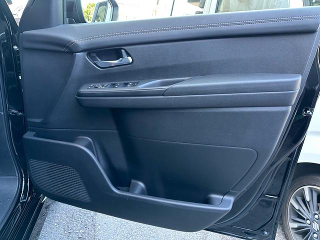 セレナ ｅ－パワー　ハイウェイスターＶ　ワンオーナー　１２．３型ナビ　禁煙車　プロパイロット　全周囲カメラ　寒冷地仕様　デジタルインナーミラー　置き型充電　後席モニター　ＴＶキャンセラー　両側パワースライドドア　シートヒーター（44枚目）