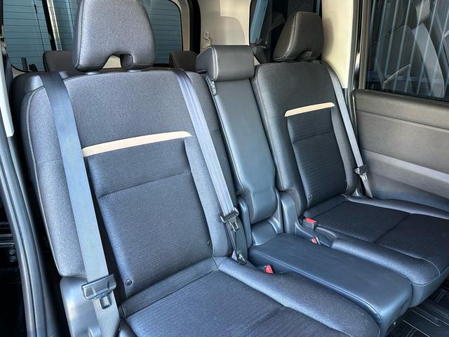 セレナ ｅ－パワー　ハイウェイスターＶ　ワンオーナー　１２．３型ナビ　禁煙車　プロパイロット　全周囲カメラ　寒冷地仕様　デジタルインナーミラー　置き型充電　後席モニター　ＴＶキャンセラー　両側パワースライドドア　シートヒーター（48枚目）