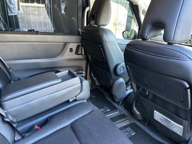 セレナ ｅ－パワー　ハイウェイスターＶ　ワンオーナー　１２．３型ナビ　禁煙車　プロパイロット　全周囲カメラ　寒冷地仕様　デジタルインナーミラー　置き型充電　後席モニター　ＴＶキャンセラー　両側パワースライドドア　シートヒーター（51枚目）