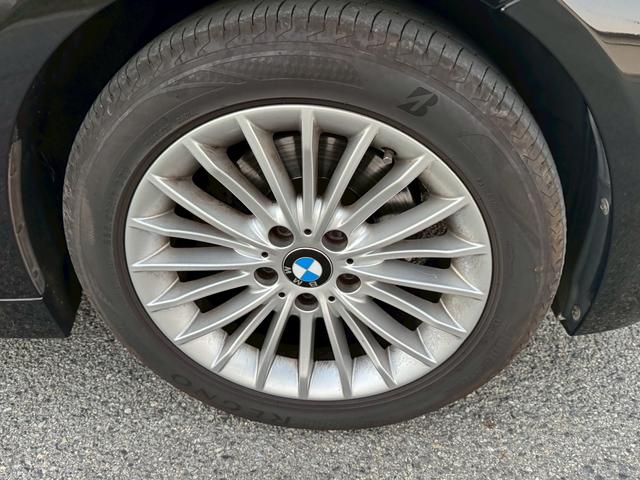 3シリーズ 320iラグジュアリー 6速マニュアル!!(3枚目)