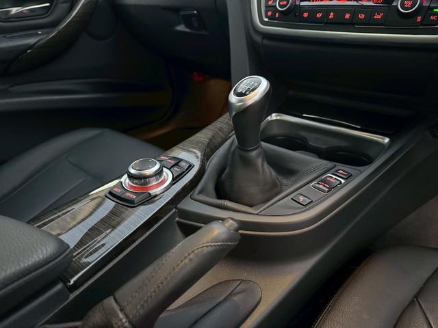 3シリーズ 320iラグジュアリー 6速マニュアル!!(6枚目)