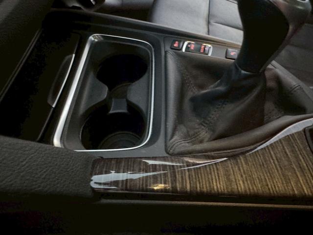 3シリーズ 320iラグジュアリー 6速マニュアル!!(11枚目)