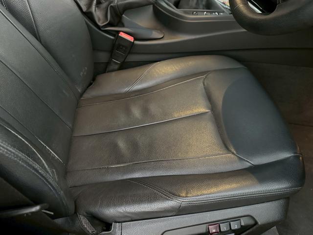 3シリーズ 320iラグジュアリー 6速マニュアル!!(14枚目)