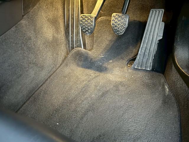 3シリーズ 320iラグジュアリー 6速マニュアル!!(32枚目)