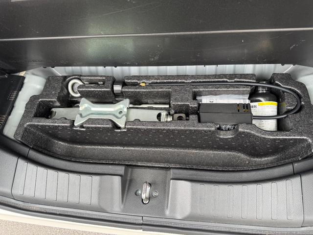 Ｎ－ＢＯＸカスタム Ｇ・Ｌホンダセンシング　１オーナー　衝突軽減ブレーキ　パワースライド　純正ナビ　バックカメラ　フルセグ　ＢＬＵＥＴＯＯＴＨ　スマートキー　プッシュスタート　オートライト　ＬＥＤヘッドライト＆フォグ　リアシェード　ＩＳＯＦＩＸ（18枚目）