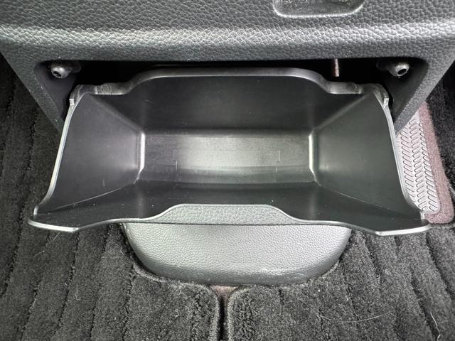 Ｎ－ＢＯＸカスタム Ｇ・Ｌホンダセンシング　１オーナー　衝突軽減ブレーキ　パワースライド　純正ナビ　バックカメラ　フルセグ　ＢＬＵＥＴＯＯＴＨ　スマートキー　プッシュスタート　オートライト　ＬＥＤヘッドライト＆フォグ　リアシェード　ＩＳＯＦＩＸ（42枚目）