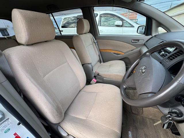 TOYOTA ISIS G