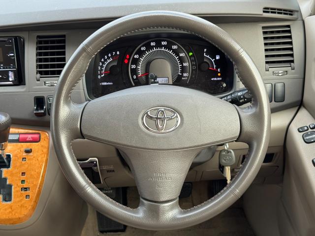 TOYOTA ISIS G