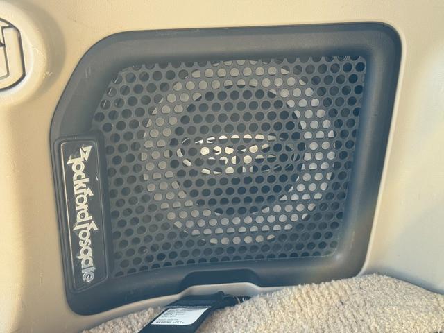 デリカＤ：５ Ｇ　プレミアム　電動リアゲート　両側電動スライド　ロックフォードサウンド　パワーシート　純正ナビ　バックカメラ　ＢＬＵＥＴＯＯＴＨ　フルセグＴＶ　スマートキー　オートライト　ディスチャージ　純正１８ＡＷ　前後ドラレコ（31枚目）