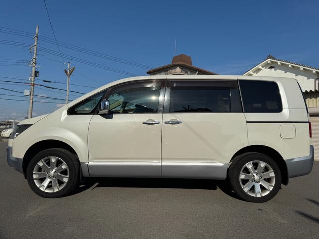 デリカＤ：５ Ｇ　プレミアム　電動リアゲート　両側電動スライド　ロックフォードサウンド　パワーシート　純正ナビ　バックカメラ　ＢＬＵＥＴＯＯＴＨ　フルセグＴＶ　スマートキー　オートライト　ディスチャージ　純正１８ＡＷ　前後ドラレコ（77枚目）