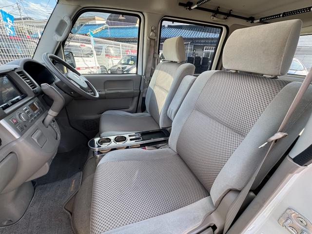 エブリイワゴン ＰＺターボスペシャル　スズキスポーツエアロバンパー　柿本マフラー　ＴＥＩＮ車高調　両側パワースライド　ディスチャージ　ＬＥＤフォグ　社外ナビ　バックカメラ　フルセグＴＶ　ＢＬＵＥＴＯＯＴＨ　キーレス　社外ホイール　　ＥＴＣ（9枚目）