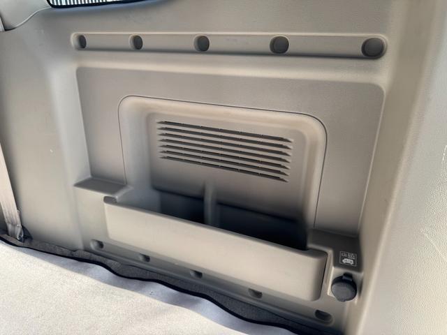 エブリイワゴン ＰＺターボスペシャル　スズキスポーツエアロバンパー　柿本マフラー　ＴＥＩＮ車高調　両側パワースライド　ディスチャージ　ＬＥＤフォグ　社外ナビ　バックカメラ　フルセグＴＶ　ＢＬＵＥＴＯＯＴＨ　キーレス　社外ホイール　　ＥＴＣ（40枚目）