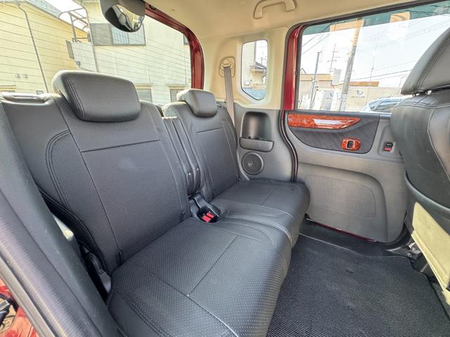 N-BOXカスタム G ターボSSパッケージ 無限マフラー 無限グリル 零1000チャンバー 両側電動スライド ナビ バックカメラ Bluetooth DTV スマートキー オートライト ディスチャージ パドルシフト 革巻ステアリング 特別仕様車(10枚目)