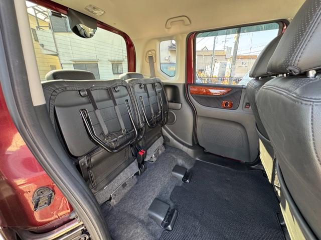 N-BOXカスタム G ターボSSパッケージ 無限マフラー 無限グリル 零1000チャンバー 両側電動スライド ナビ バックカメラ Bluetooth DTV スマートキー オートライト ディスチャージ パドルシフト 革巻ステアリング 特別仕様車(12枚目)