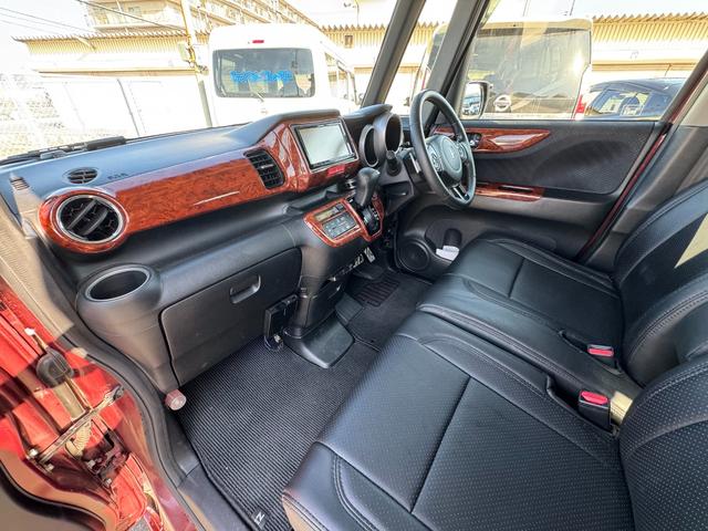 N-BOXカスタム G ターボSSパッケージ 無限マフラー 無限グリル 零1000チャンバー 両側電動スライド ナビ バックカメラ Bluetooth DTV スマートキー オートライト ディスチャージ パドルシフト 革巻ステアリング 特別仕様車(13枚目)