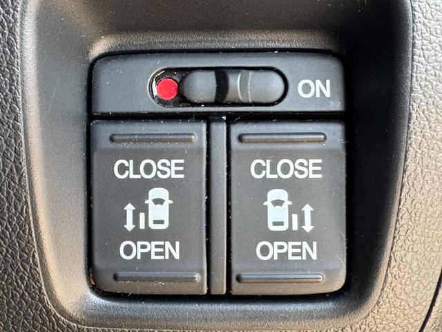 N-BOXカスタム G ターボSSパッケージ 無限マフラー 無限グリル 零1000チャンバー 両側電動スライド ナビ バックカメラ Bluetooth DTV スマートキー オートライト ディスチャージ パドルシフト 革巻ステアリング 特別仕様車(30枚目)