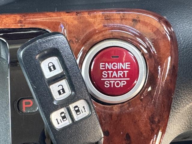 N-BOXカスタム G ターボSSパッケージ 無限マフラー 無限グリル 零1000チャンバー 両側電動スライド ナビ バックカメラ Bluetooth DTV スマートキー オートライト ディスチャージ パドルシフト 革巻ステアリング 特別仕様車(31枚目)