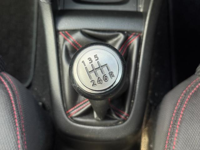 スイフトスポーツ ベースグレード 6速MT 純正フルエアロ 社外16インチホイール ディスプレイオーディオ BLUETOOTH スマートキー プッシュスタート オートライト ディスチャージ 革巻きステアリング デジタルミラー型ドラレコ(7枚目)