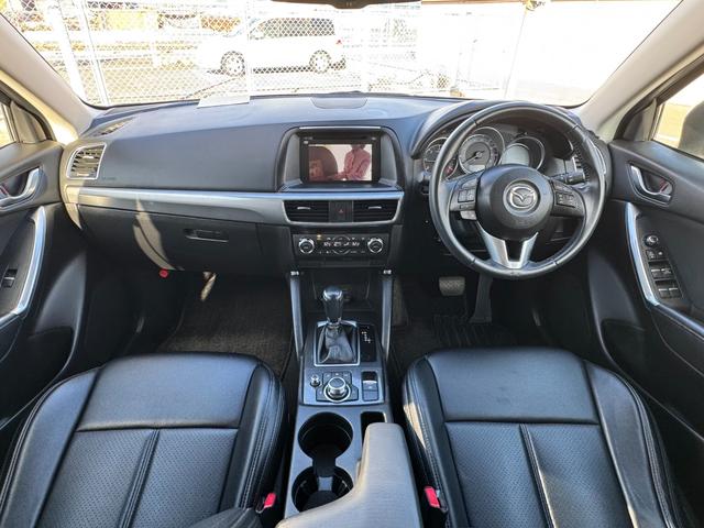 ＣＸ－５ ＸＤ　プロアクティブ　４ＷＤ　後期型　オプション１９インチホイール　純正ナビ　バックカメラ　フルセグＴＶ　ＢＬＵＥＴＯＯＴＨ　スマートキー　プッシュスタート　オートライト　ＬＥＤヘッドライト＆フォグ（6枚目）