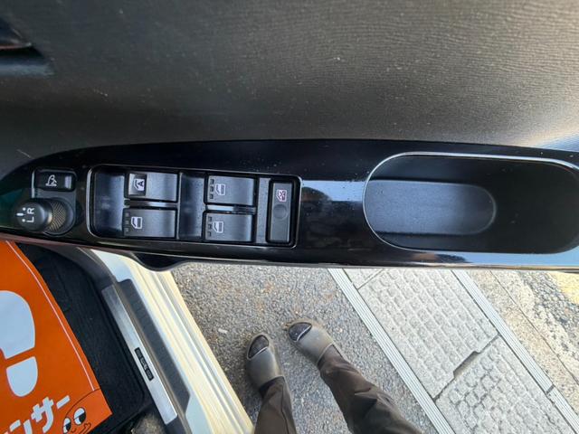 タント カスタムRS トップエディションSA SDナビゲーション フルセグテレビ バックカメラ DVD視聴可能 スマートキー プッシュスタート ETC 両側パワースライドドア ハーフレザーシート レーダーブレーキサポート 純正15インチアルミ(37枚目)