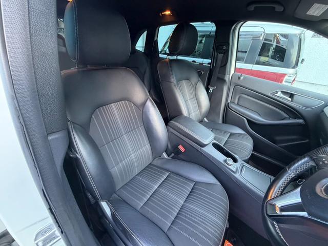 Bクラス B180 スポーツ 新品タイヤ ナビゲーション フルセグテレビ Bluetooth.A バックカメラ キーレス ハーフレザーシート 純正17インチアルミ(34枚目)