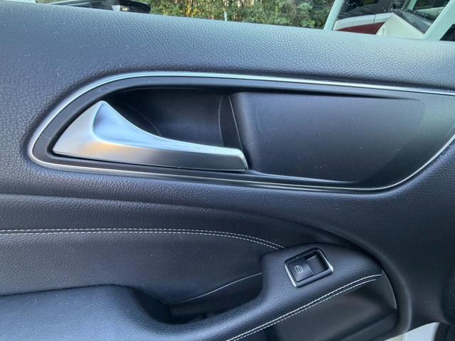 Bクラス B180 スポーツ 新品タイヤ ナビゲーション フルセグテレビ Bluetooth.A バックカメラ キーレス ハーフレザーシート 純正17インチアルミ(42枚目)