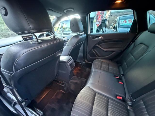 Bクラス B180 スポーツ 新品タイヤ ナビゲーション フルセグテレビ Bluetooth.A バックカメラ キーレス ハーフレザーシート 純正17インチアルミ(43枚目)