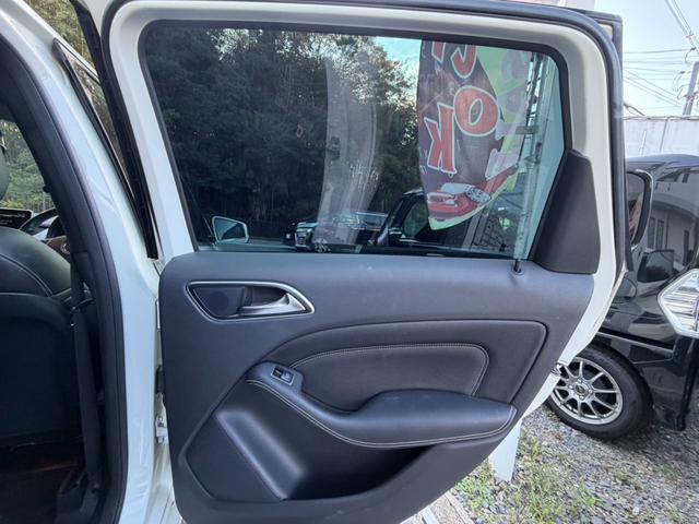 Bクラス B180 スポーツ 新品タイヤ ナビゲーション フルセグテレビ Bluetooth.A バックカメラ キーレス ハーフレザーシート 純正17インチアルミ(50枚目)