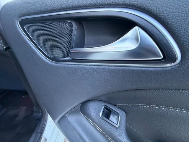 Bクラス B180 スポーツ 新品タイヤ ナビゲーション フルセグテレビ Bluetooth.A バックカメラ キーレス ハーフレザーシート 純正17インチアルミ(51枚目)