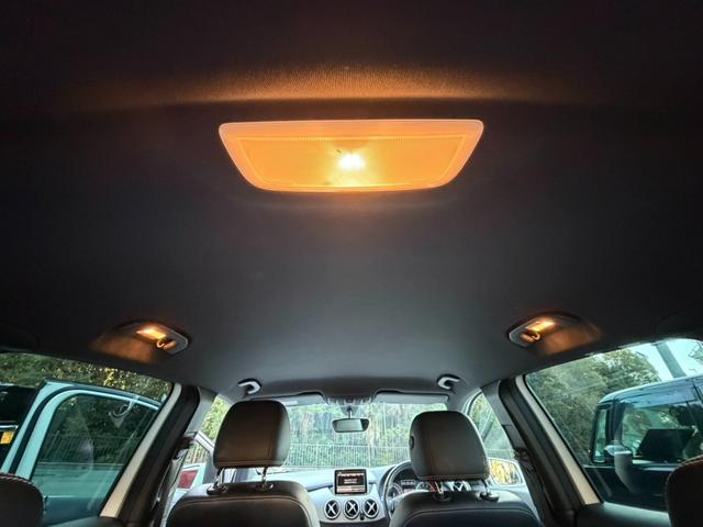 Bクラス B180 スポーツ 新品タイヤ ナビゲーション フルセグテレビ Bluetooth.A バックカメラ キーレス ハーフレザーシート 純正17インチアルミ(55枚目)