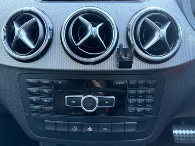 Bクラス B180 スポーツ 新品タイヤ ナビゲーション フルセグテレビ Bluetooth.A バックカメラ キーレス ハーフレザーシート 純正17インチアルミ(64枚目)