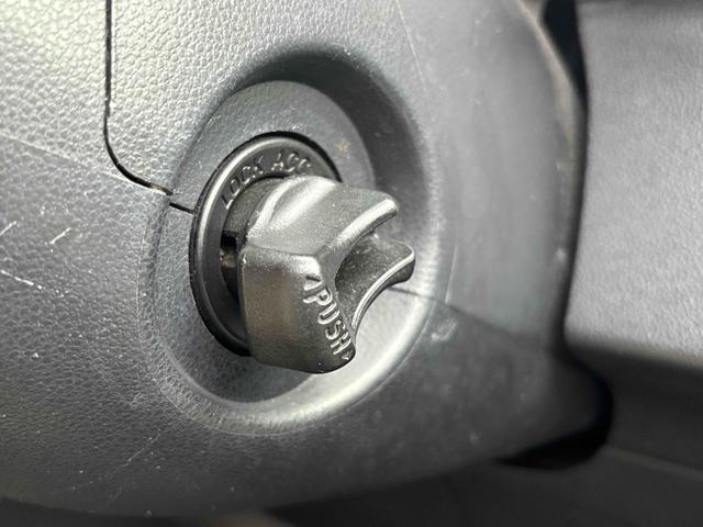 ミラココア ココアプラスＧ　バックカメラ　スマートキー　電動格納ミラー　ベンチシート　ＣＶＴ　盗難防止システム　ＡＢＳ　ＣＤ　ルーフレール　衝突安全ボディ　エアコン　パワーステアリング　パワーウィンドウ　運転席エアバッグ（7枚目）