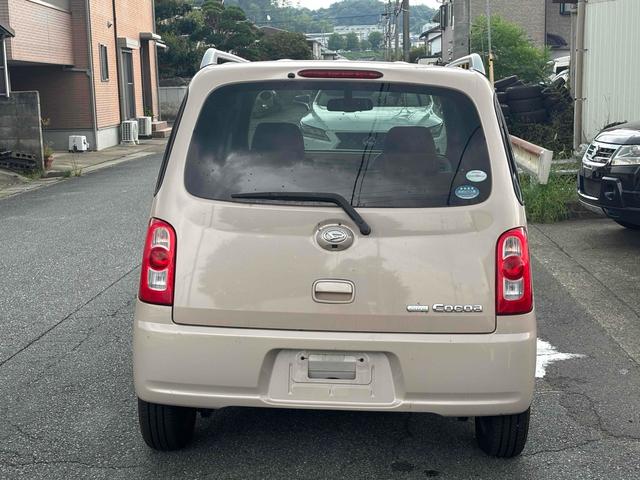 ミラココア ココアプラスＧ　バックカメラ　スマートキー　電動格納ミラー　ベンチシート　ＣＶＴ　盗難防止システム　ＡＢＳ　ＣＤ　ルーフレール　衝突安全ボディ　エアコン　パワーステアリング　パワーウィンドウ　運転席エアバッグ（17枚目）