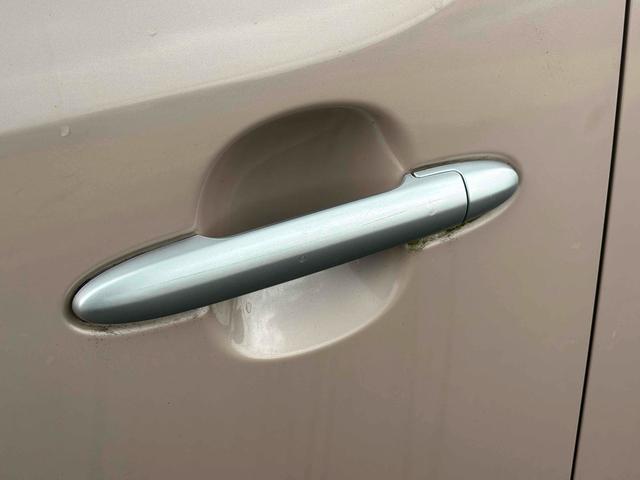 ミラココア ココアプラスＧ　バックカメラ　スマートキー　電動格納ミラー　ベンチシート　ＣＶＴ　盗難防止システム　ＡＢＳ　ＣＤ　ルーフレール　衝突安全ボディ　エアコン　パワーステアリング　パワーウィンドウ　運転席エアバッグ（26枚目）