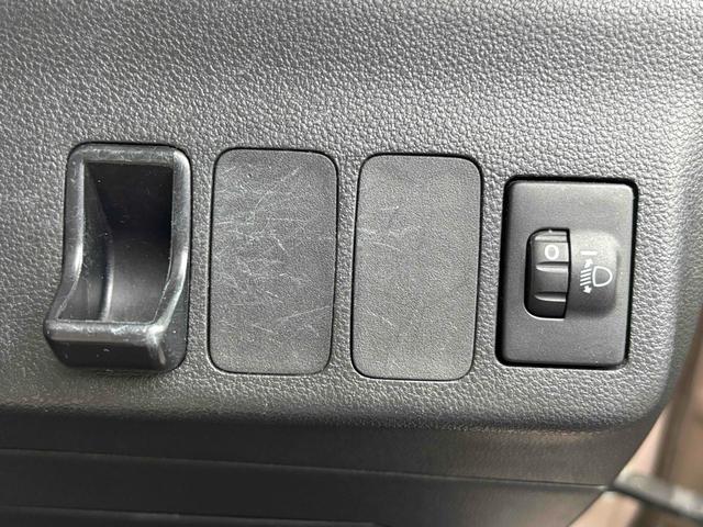 ミラココア ココアプラスＧ　バックカメラ　スマートキー　電動格納ミラー　ベンチシート　ＣＶＴ　盗難防止システム　ＡＢＳ　ＣＤ　ルーフレール　衝突安全ボディ　エアコン　パワーステアリング　パワーウィンドウ　運転席エアバッグ（49枚目）