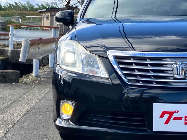 クラウン ロイヤルサルーン　オートクルーズコントロール　バックカメラ　ナビ　ＴＶ　アルミホイール　オートライト　ＨＩＤ　ＡＴ　スマートキー　電動格納ミラー　盗難防止システム　パワーシート　ＣＤ　ＤＶＤ再生　ＵＳＢ（28枚目）