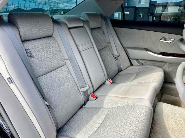 クラウン ロイヤルサルーン　オートクルーズコントロール　バックカメラ　ナビ　ＴＶ　アルミホイール　オートライト　ＨＩＤ　ＡＴ　スマートキー　電動格納ミラー　盗難防止システム　パワーシート　ＣＤ　ＤＶＤ再生　ＵＳＢ（35枚目）